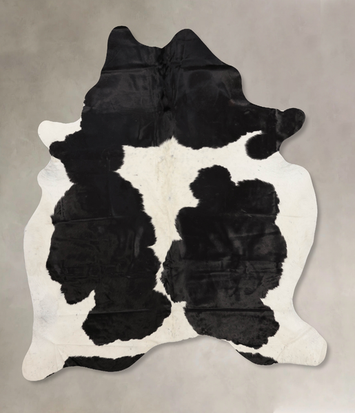Black and White Cowhide Rug #B10335