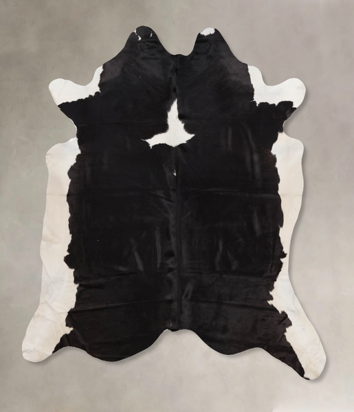 Black and White Cowhide Rug #B10517