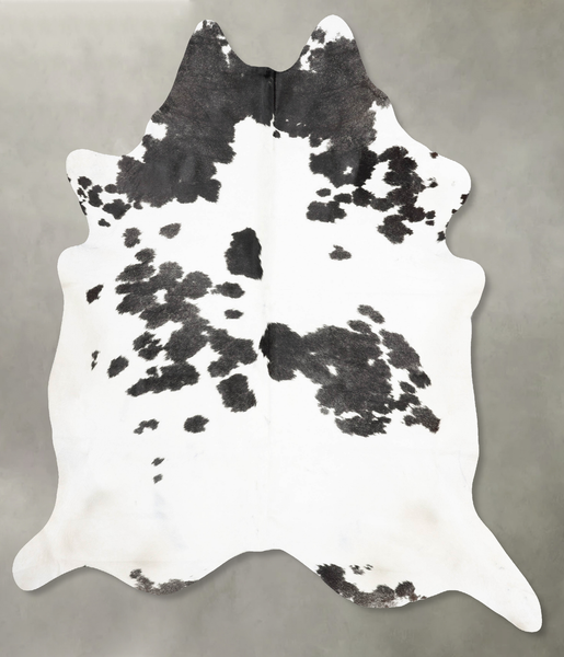 Black and White Cowhide Rug #B29570